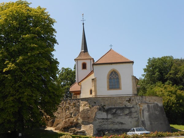 L’attribut alt de cette image est vide, son nom de fichier est Eglise-de-Carignan-Vallon-7.jpg.